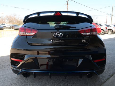 Used 2020 Hyundai Veloster N w/ Performance Package image 10