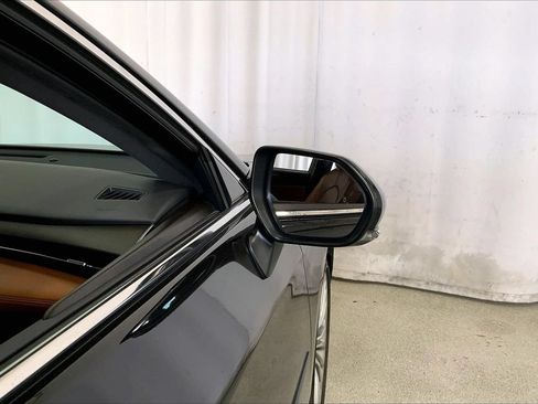 Used 2020 Toyota Avalon Limited FWD image 11