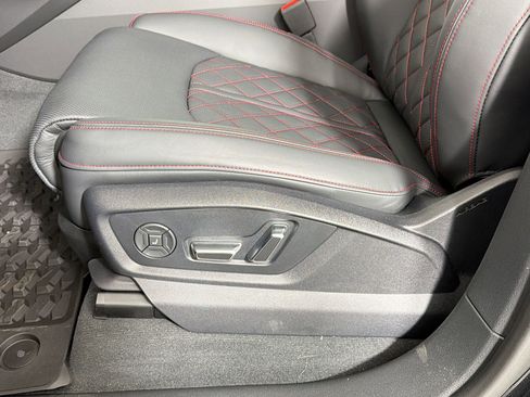 New 2026 Audi SQ8 Prestige image 13