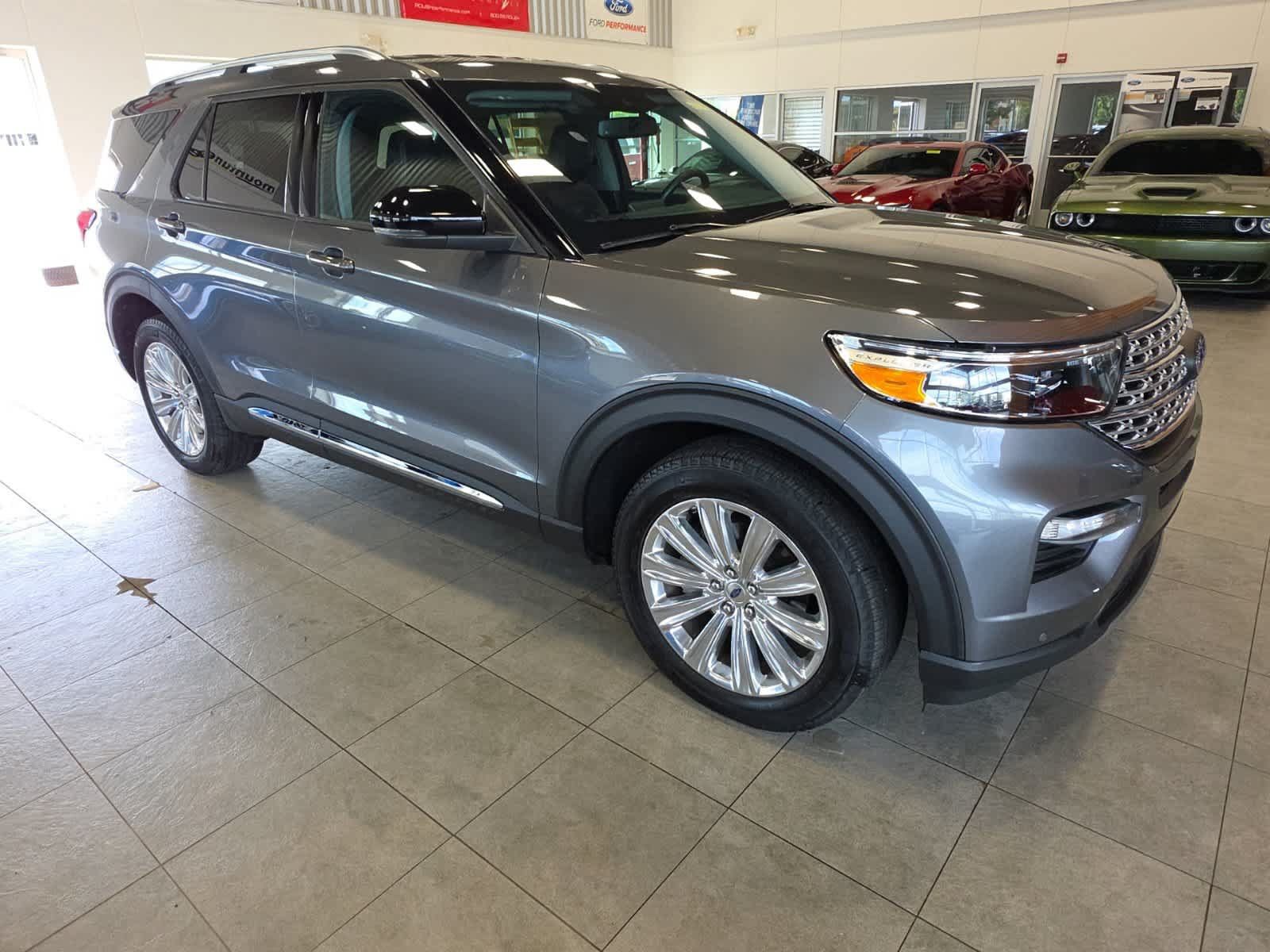Used 2024 Ford Explorer Limited w/ Equipment Group 301A AWD/4WD image 4