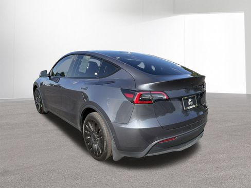 Used 2021 Tesla Model Y Long Range AWD/4WD image 6