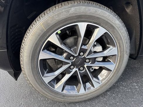 New 2025 Jeep Grand Cherokee Overland image 5