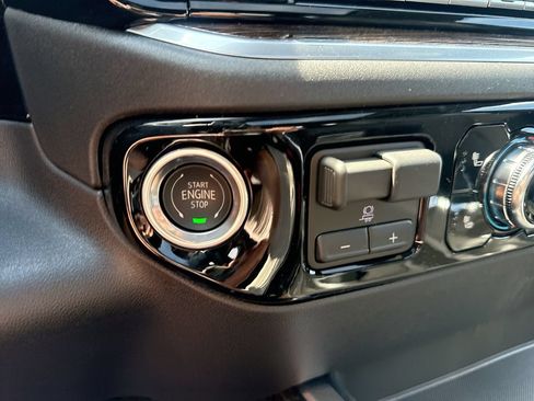 New 2026 GMC Sierra 1500 Elevation w/ Elevation Premium Package AWD/4WD image 17