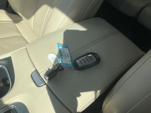 Used 2023 INFINITI QX60 Sensory w/ Cargo Package image 36