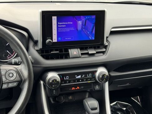 Used 2024 Toyota RAV4 XLE FWD image 24