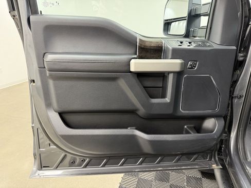 Used 2022 Ford F250 Lariat w/ Lariat Value Package image 12