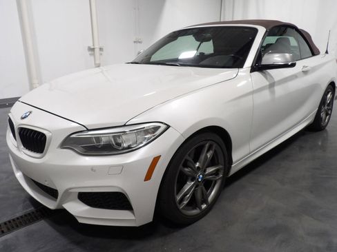 Used 2016 BMW M235i xDrive Convertible image 4