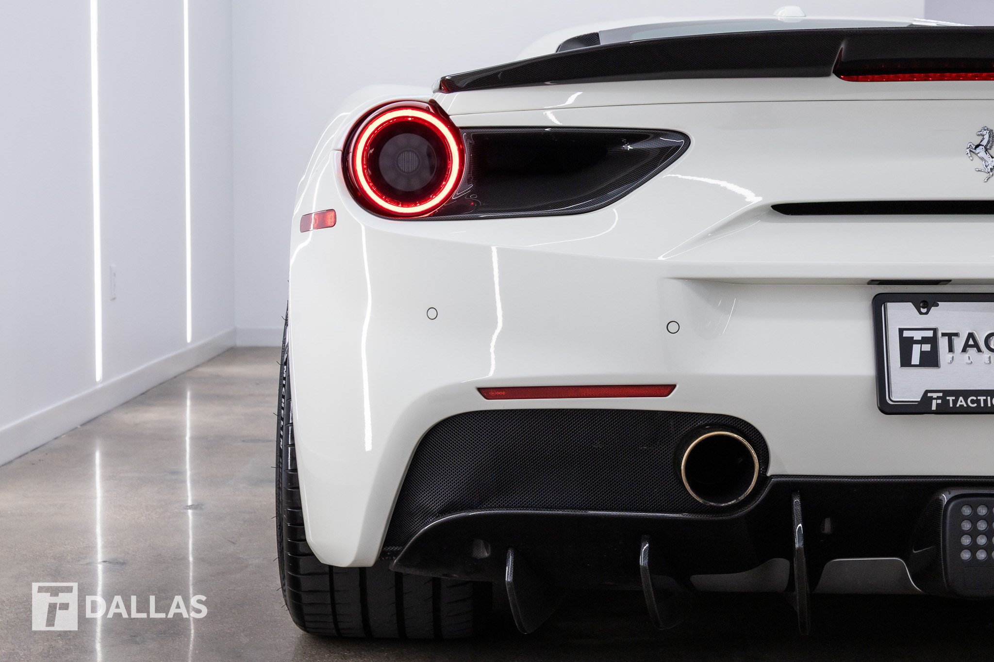 Used 2017 Ferrari 488 GTB RWD image 15