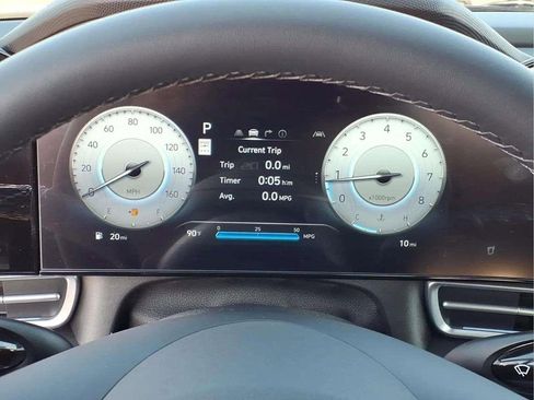 New 2026 Hyundai Elantra Limited FWD image 12