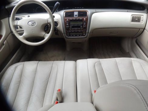 Used 2002 Toyota Avalon XLS FWD image 15