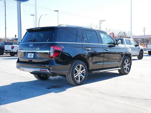 Used 2022 Ford Expedition Limited image 3