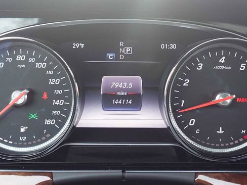 Used 2017 Mercedes-Benz E 400 4MATIC Wagon image 33