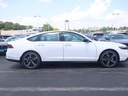 New 2026 Honda Accord SE image 4