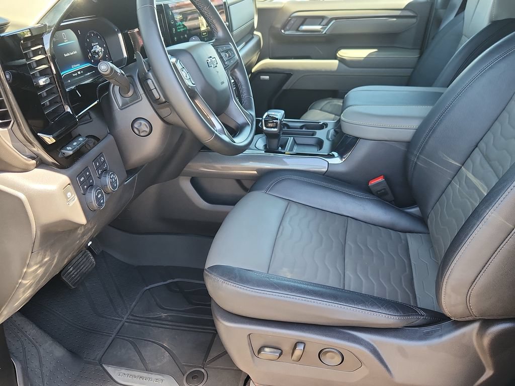Used 2024 Chevrolet Silverado 1500 ZR2 w/ Technology Package AWD/4WD image 7