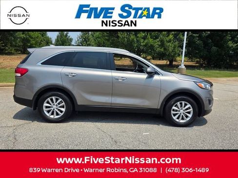 Used 2018 Kia Sorento FWD image 14