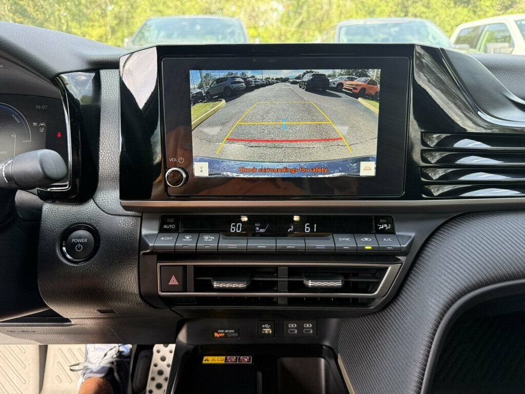 Used 2026 Toyota Camry SE FWD image 6