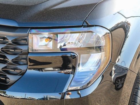 New 2025 Ford Maverick XL image 4