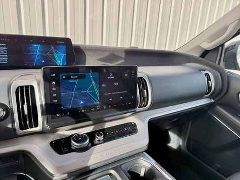 Certified 2025 Ford Expedition Active AWD/4WD image 23