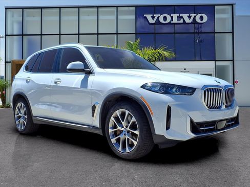 Used 2025 BMW X5 xDrive50e AWD/4WD image 1