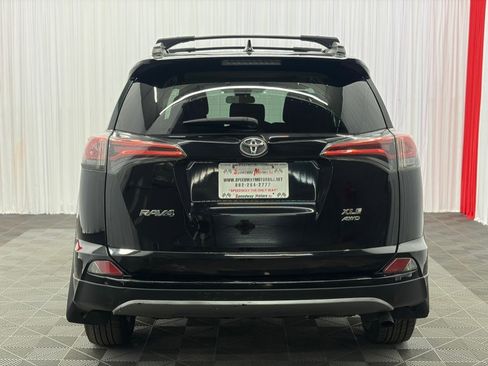 Used 2018 Toyota RAV4 XLE AWD/4WD image 7