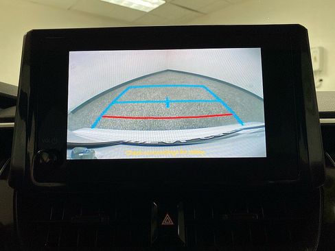 Used 2025 Toyota Corolla LE image 20