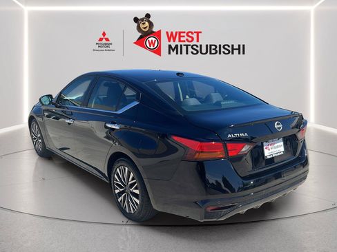 Used 2024 Nissan Altima 2.5 SV FWD image 4