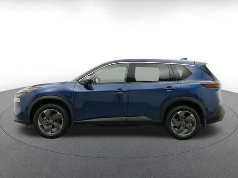 Used 2025 Nissan Rogue SV AWD/4WD image 4