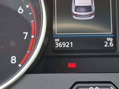 Used 2021 Volkswagen Tiguan SE w/ Panoramic Sunroof Package AWD/4WD image 20