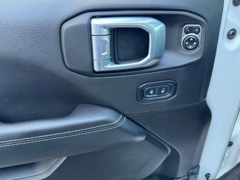 Used 2021 Jeep Wrangler Unlimited Sahara w/ Uconnect 4C Nav & Sound Group image 21