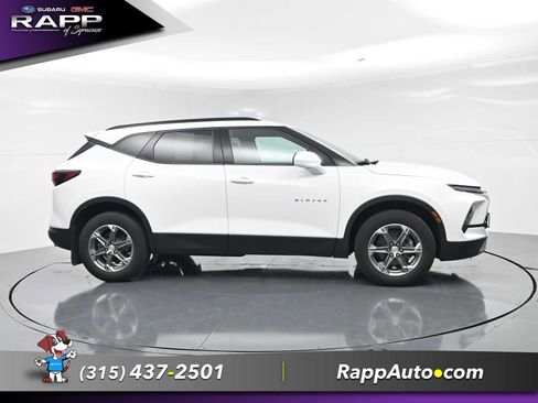 Used 2024 Chevrolet Blazer LT w/ Convenience Package AWD/4WD image 2