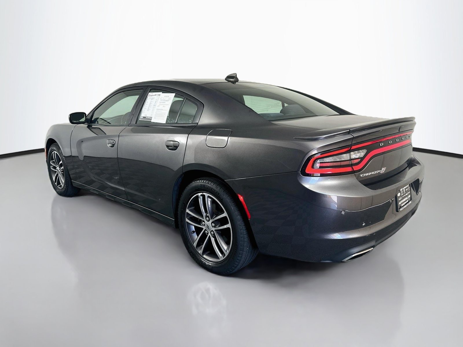 Used 2019 Dodge Charger SXT AWD/4WD image 5