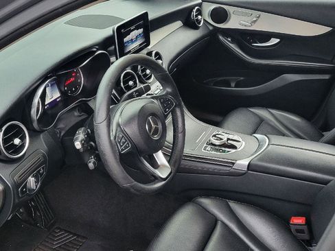 Used 2019 Mercedes-Benz GLC 300 w/ Premium Package image 5