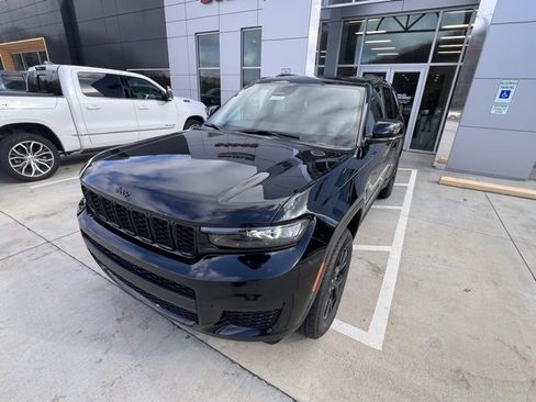 New 2025 Jeep Grand Cherokee L Altitude image 7