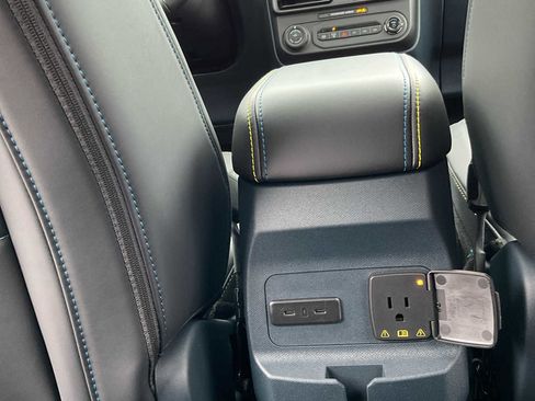 Used 2026 Ford Maverick Lobo image 42