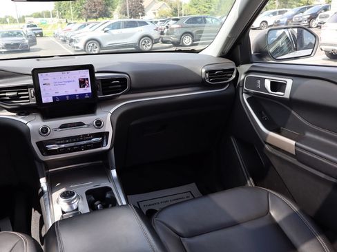 Used 2023 Ford Explorer XLT w/ Equipment Group 202A AWD/4WD image 36