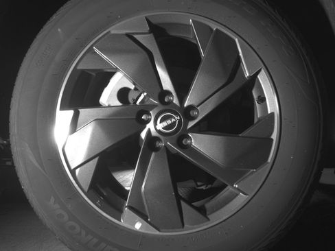 Used 2025 Nissan Rogue SV AWD/4WD image 15