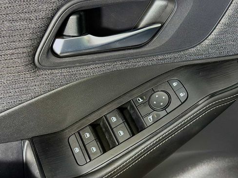 Used 2022 Nissan Rogue SV AWD/4WD image 15