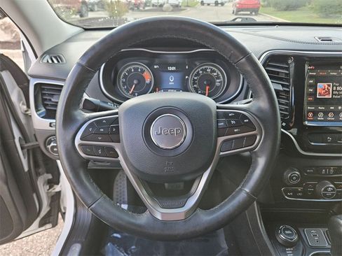 Used 2019 Jeep Cherokee Limited image 19