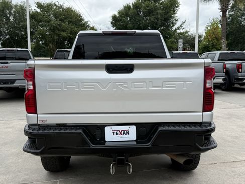 Used 2022 Chevrolet Silverado 2500 Custom w/ Custom Value Package AWD/4WD image 6