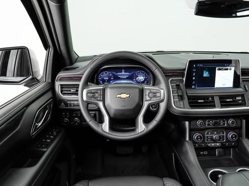 Used 2023 Chevrolet Tahoe LT w/ Luxury Package AWD/4WD image 6