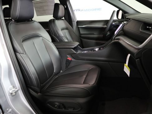 New 2025 Jeep Grand Cherokee L Limited image 21