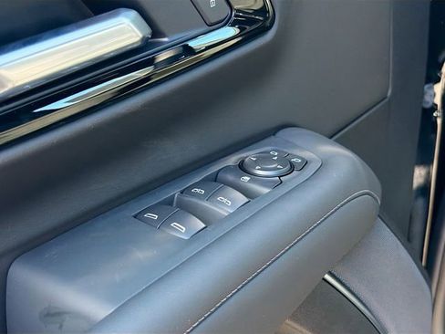 New 2026 Chevrolet Suburban LS image 17