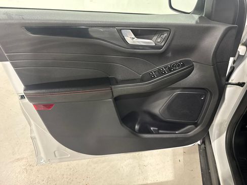 Used 2023 Ford Escape ST-Line AWD/4WD image 18