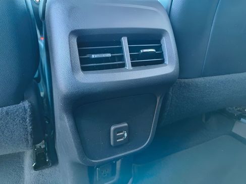 Used 2020 Chevrolet Equinox Premier FWD image 27