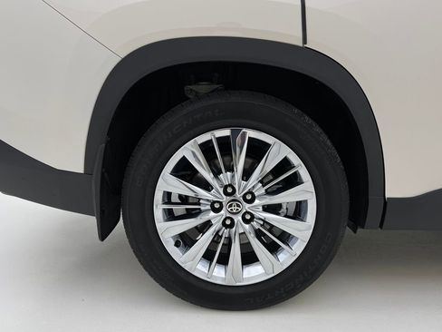 Used 2024 Toyota Grand Highlander Platinum image 29