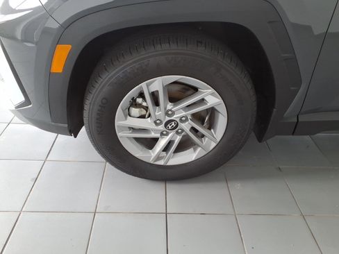 Certified 2025 Hyundai Tucson SE FWD image 9