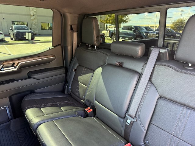 Used 2024 Chevrolet Silverado 1500 High Country w/ Midnight Edition AWD/4WD image 26
