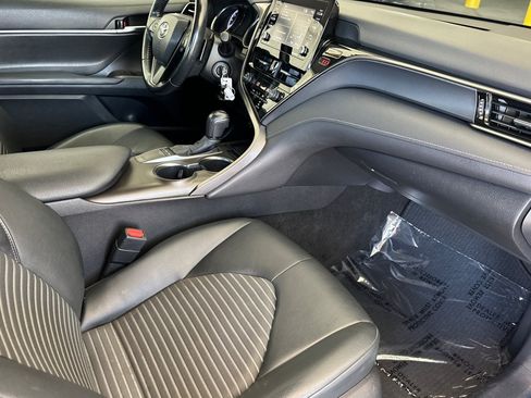 Certified 2022 Toyota Camry SE FWD image 14