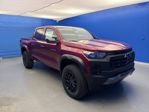 New 2026 Chevrolet Colorado Trail Boss AWD/4WD image 2
