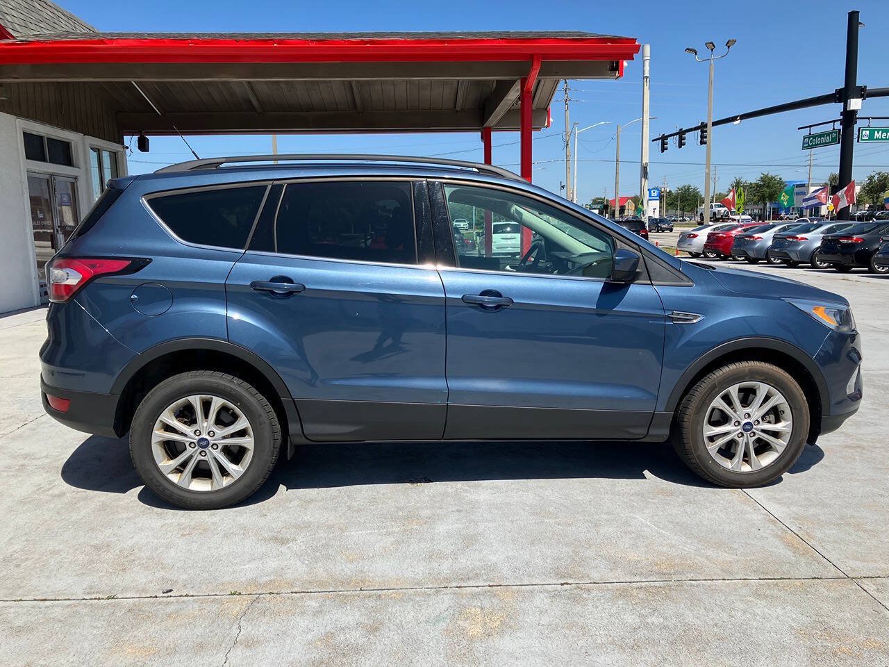 Used 2018 Ford Escape SEL w/ Ford Safe & Smart Package AWD/4WD image 17